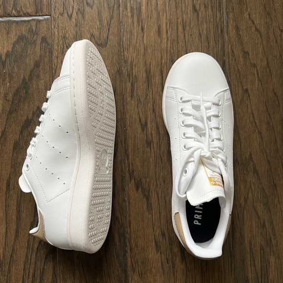 Brand new white and gold adidas stan smiths - Picture 2 of 3